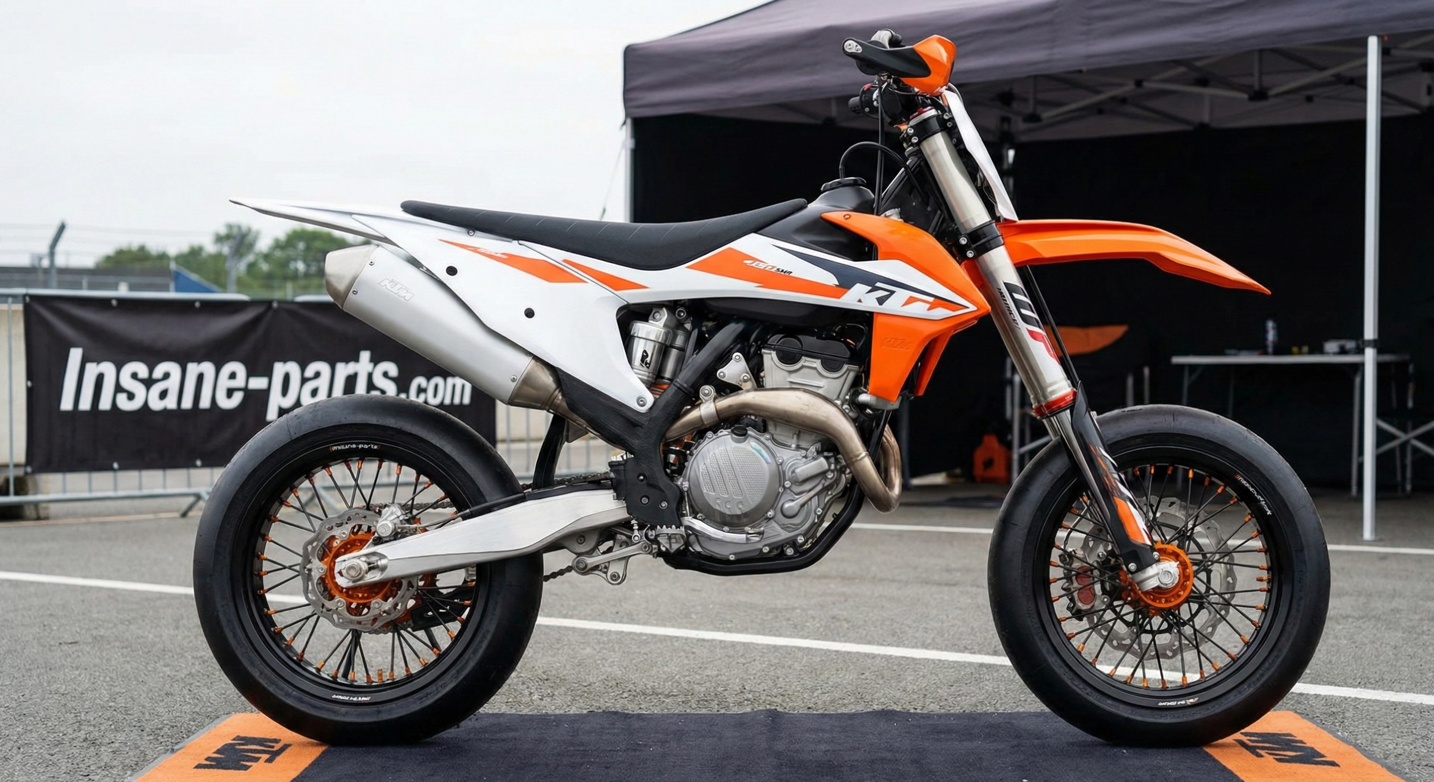 KTM Supermoto équipée de jantes personnalisées Insane-parts